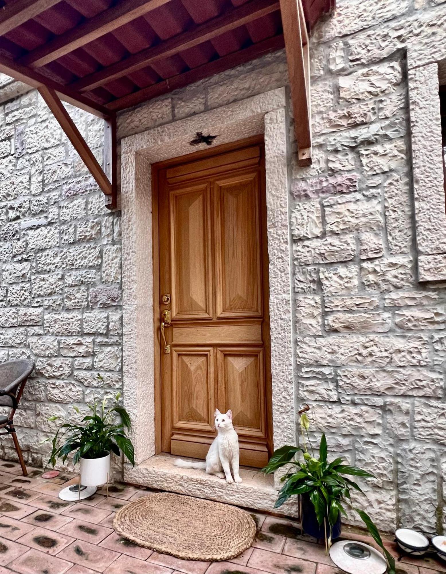 Annapolis Hotel Himare Exterior photo